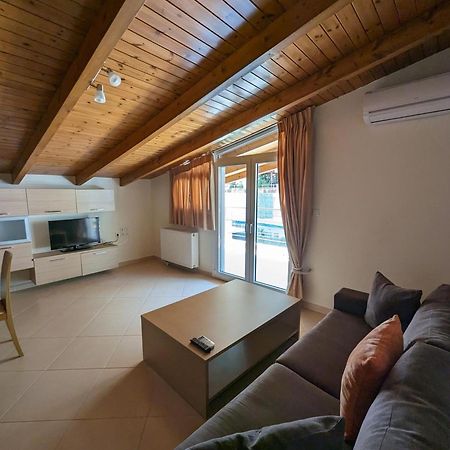 Samaras Apartments In Камена Вурла Екстериор снимка