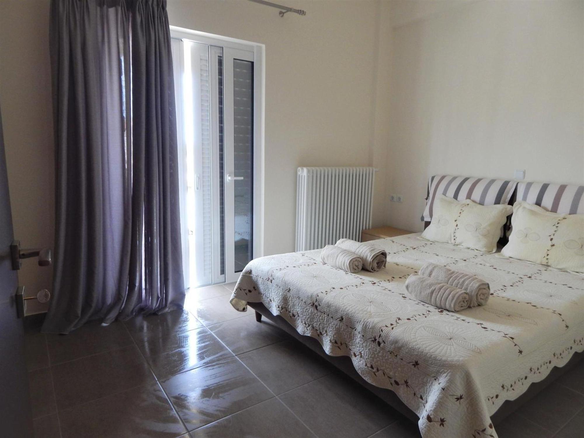 Samaras Apartments In Камена Вурла Екстериор снимка
