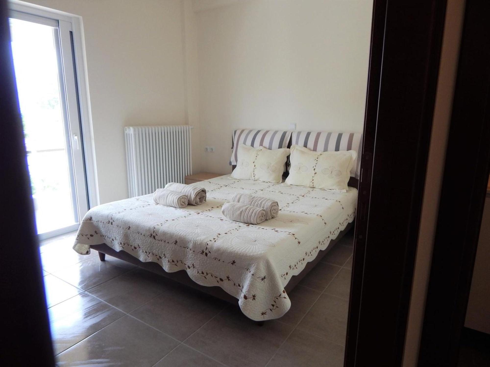 Samaras Apartments In Камена Вурла Екстериор снимка