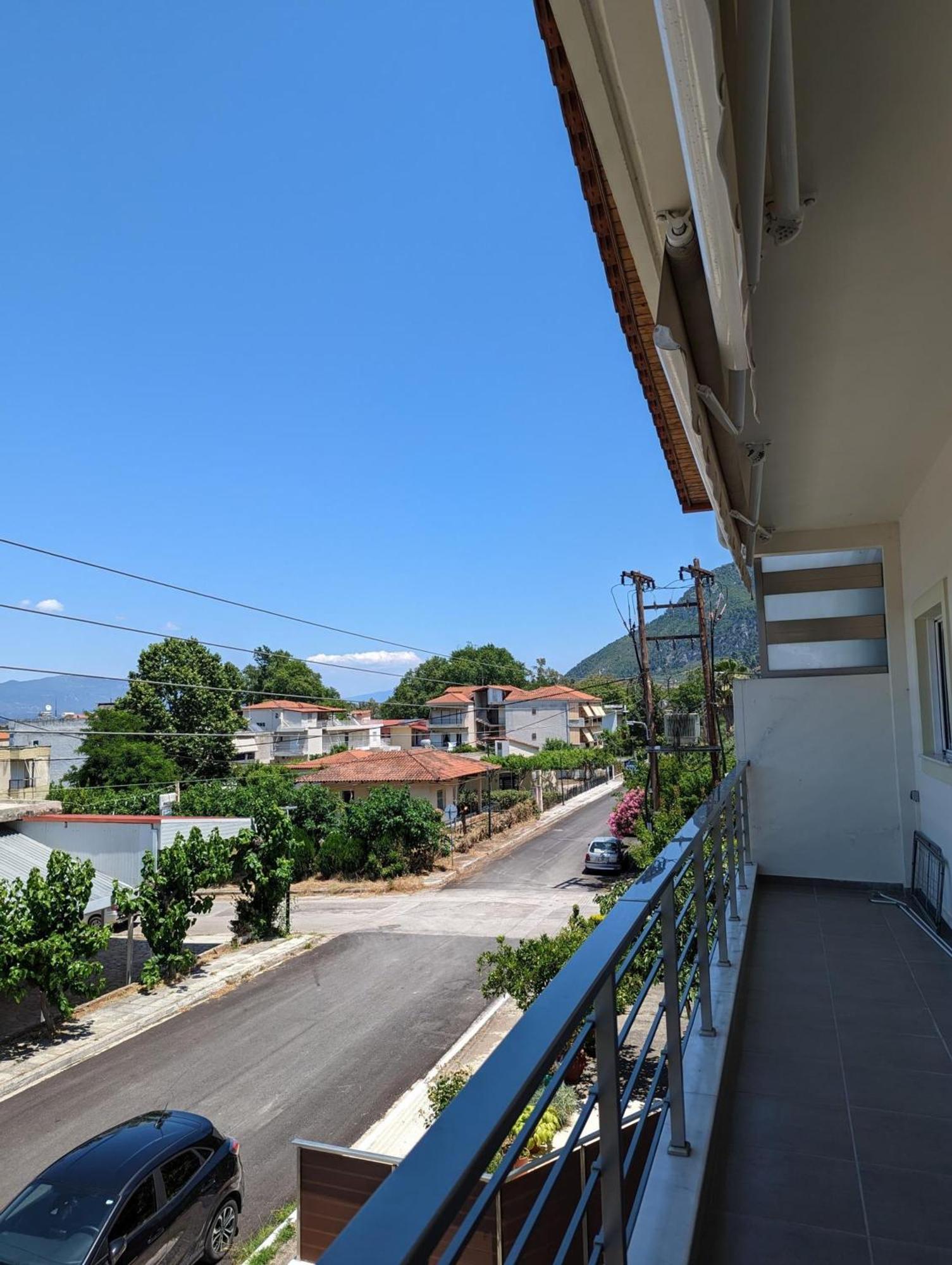Samaras Apartments In Камена Вурла Екстериор снимка
