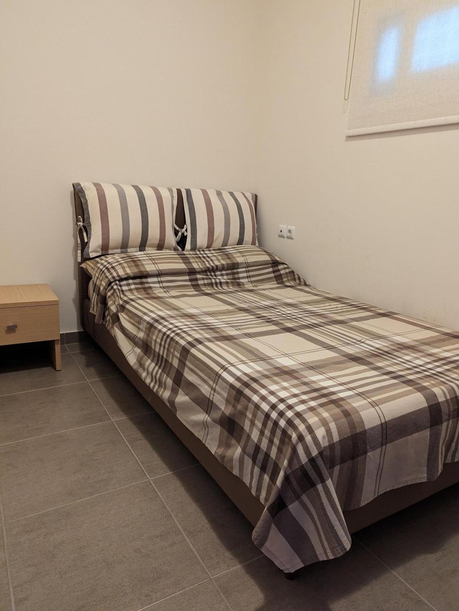 Samaras Apartments In Камена Вурла Екстериор снимка