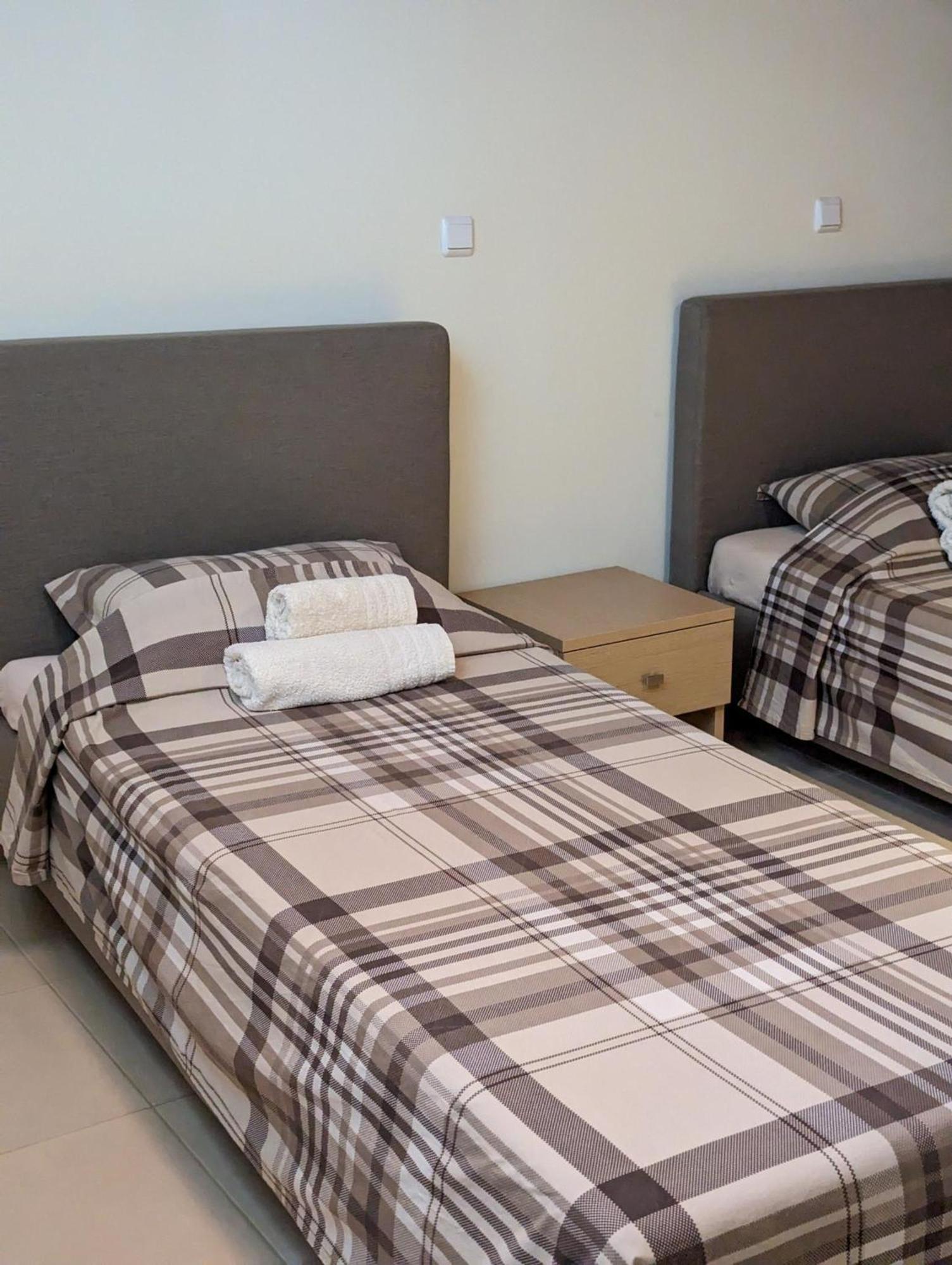 Samaras Apartments In Камена Вурла Екстериор снимка