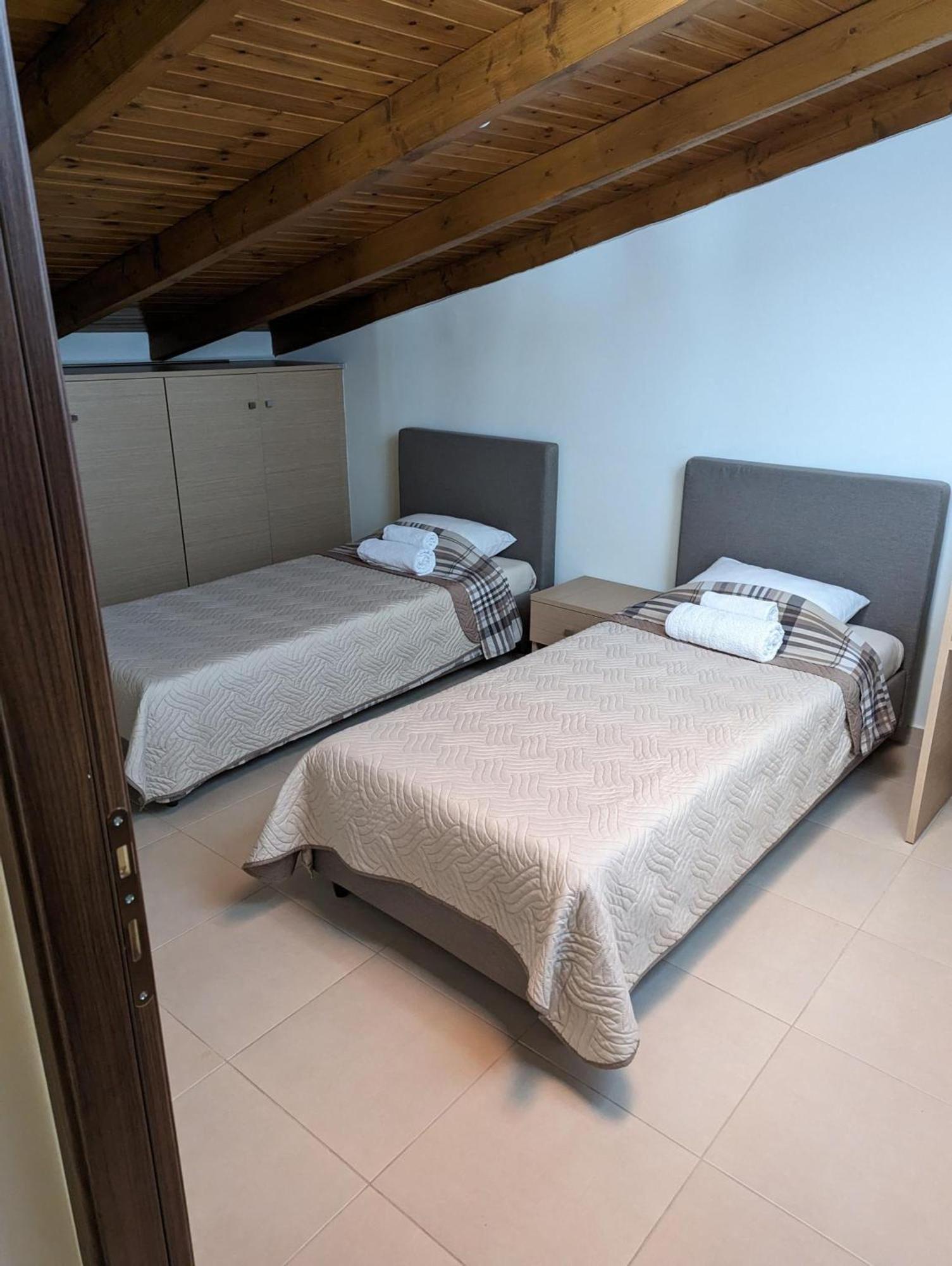 Samaras Apartments In Камена Вурла Екстериор снимка