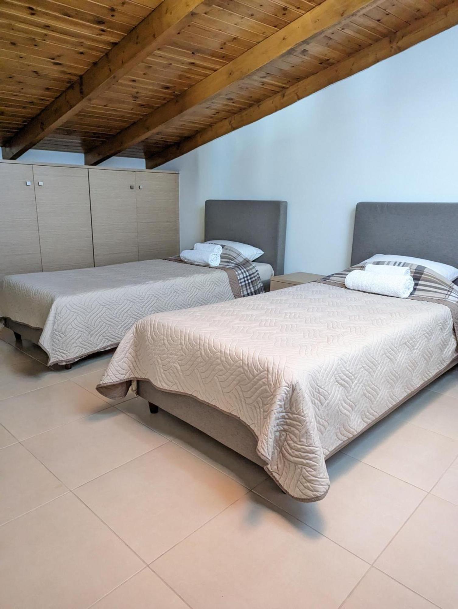 Samaras Apartments In Камена Вурла Екстериор снимка