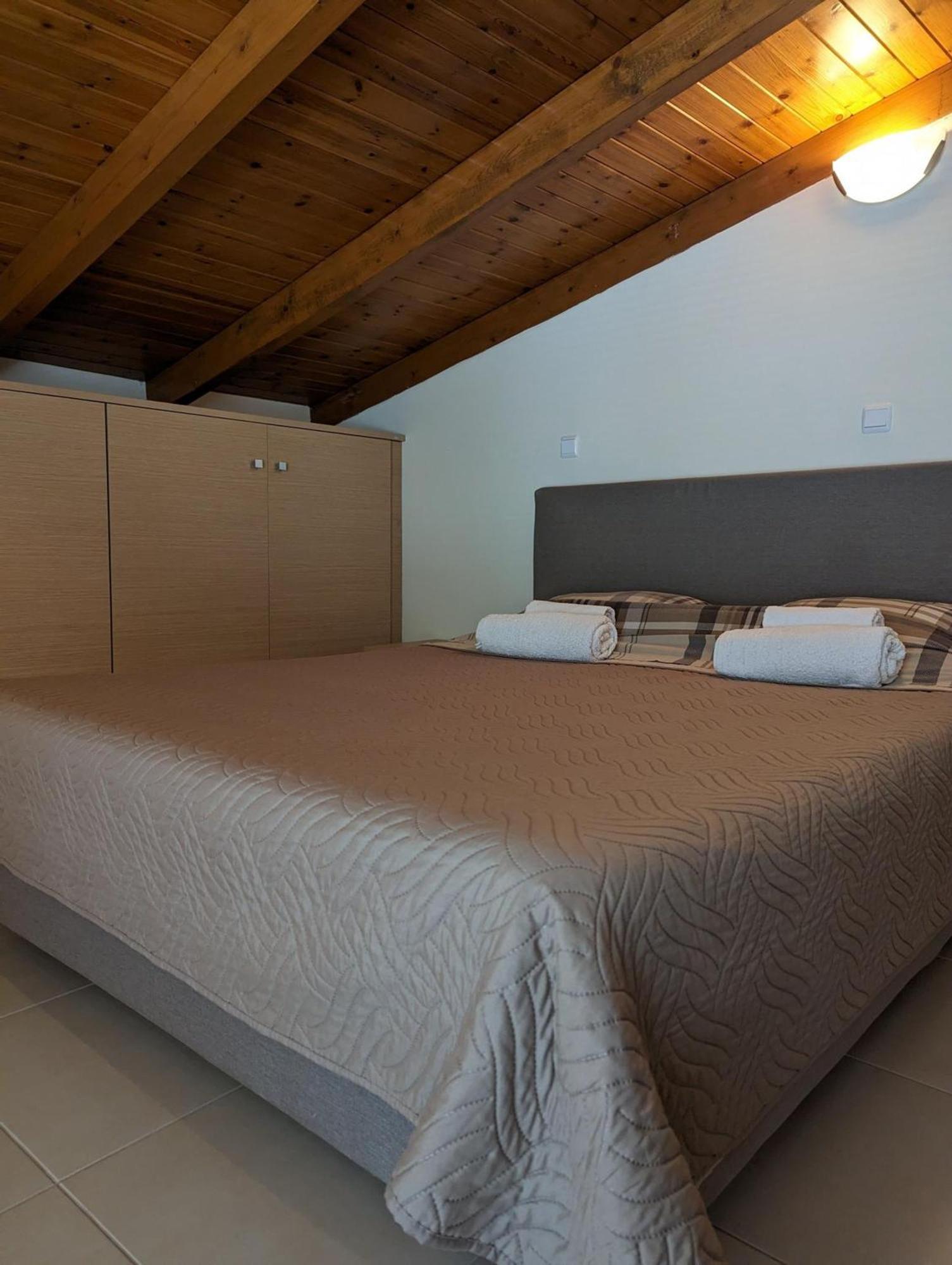 Samaras Apartments In Камена Вурла Екстериор снимка