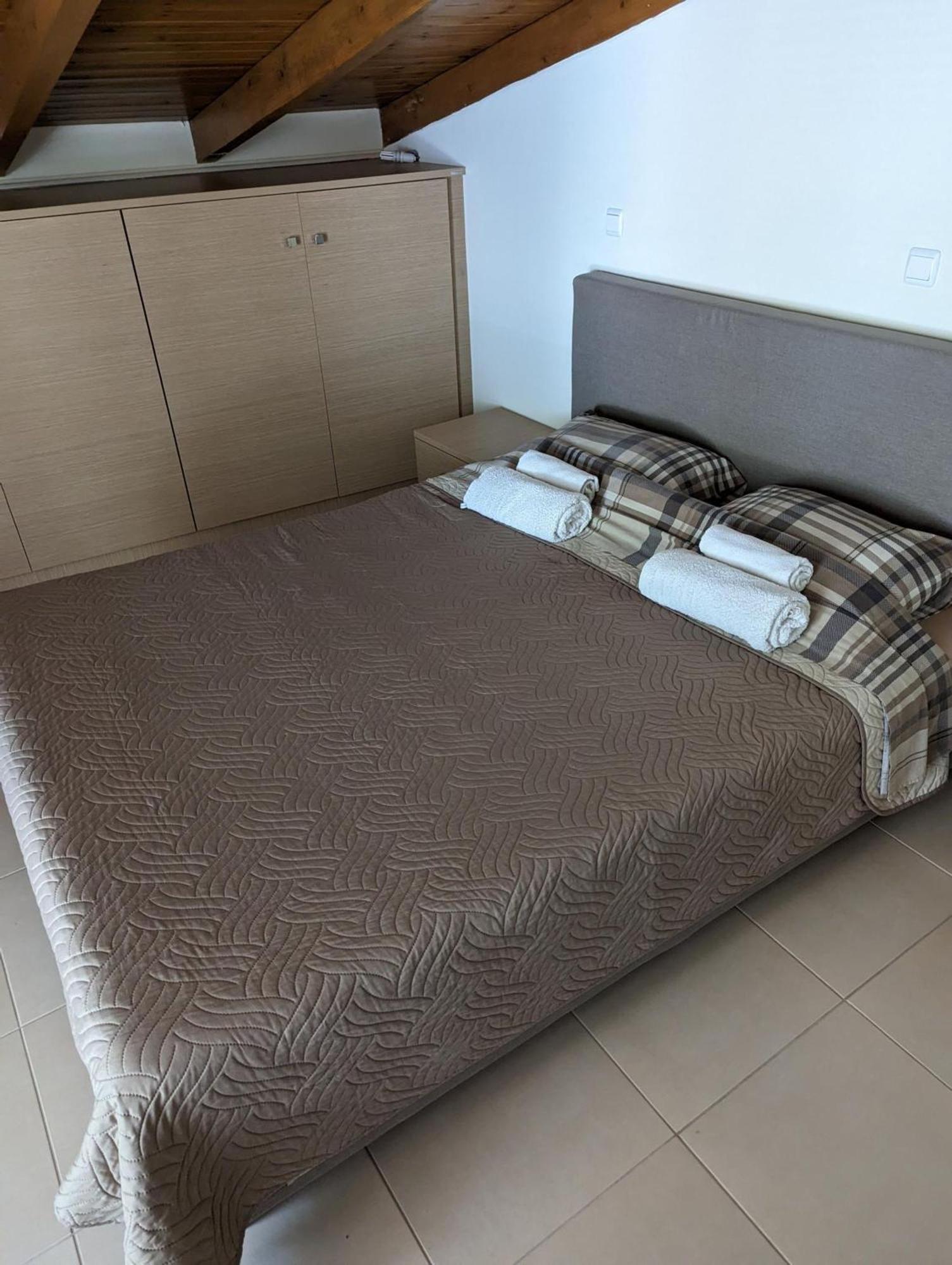 Samaras Apartments In Камена Вурла Екстериор снимка
