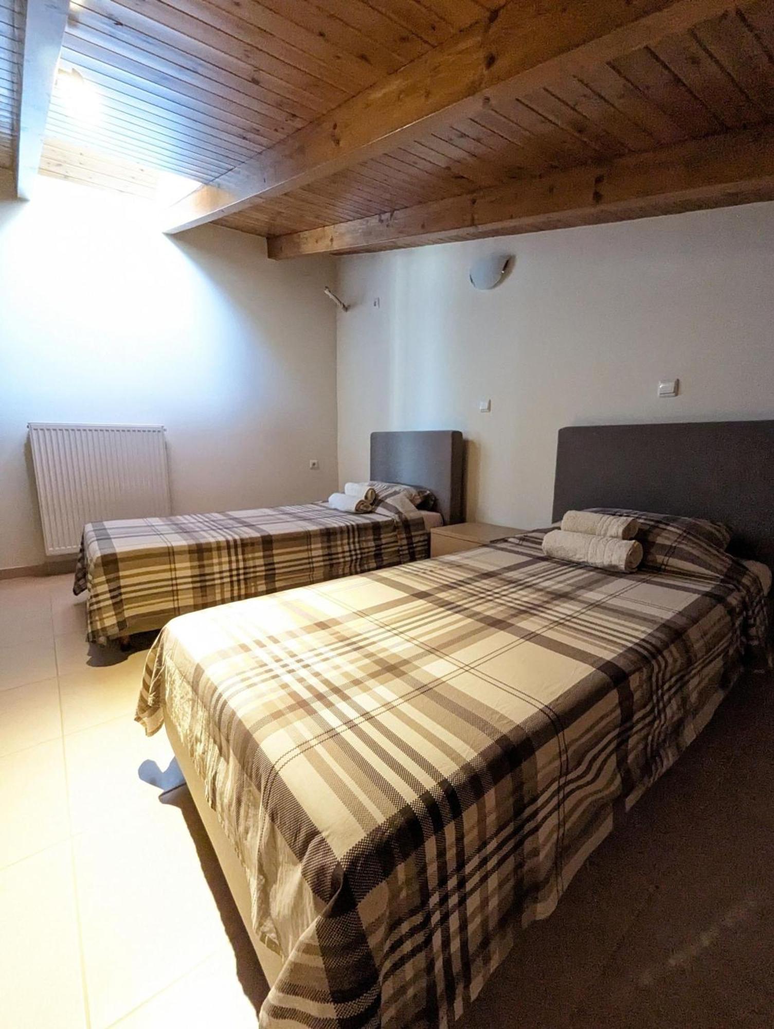 Samaras Apartments In Камена Вурла Екстериор снимка