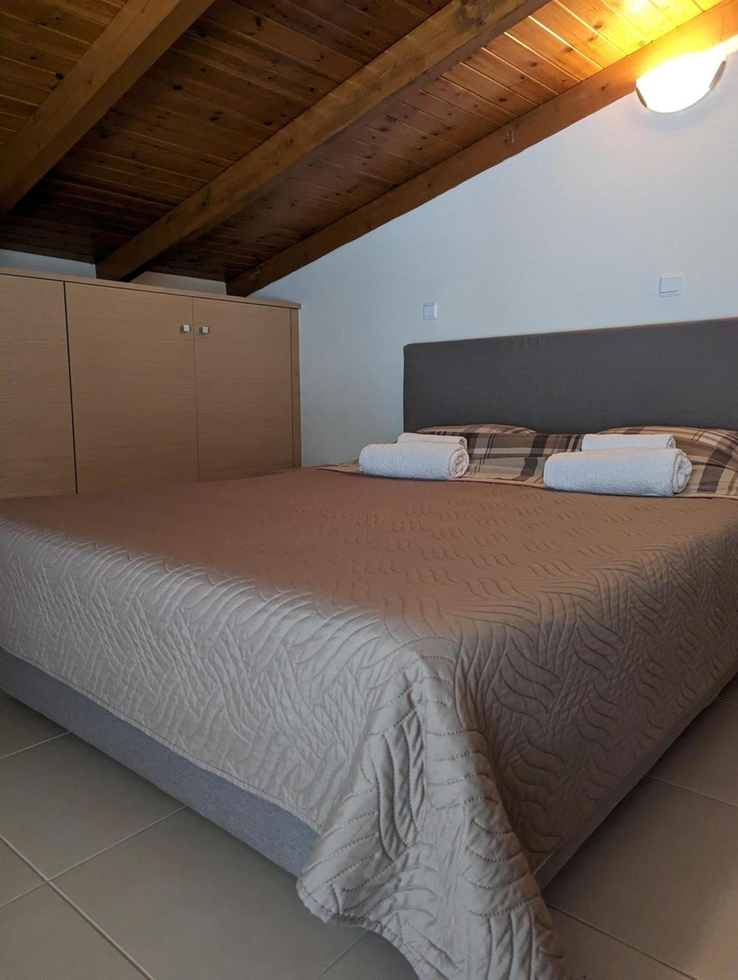 Samaras Apartments In Камена Вурла Екстериор снимка