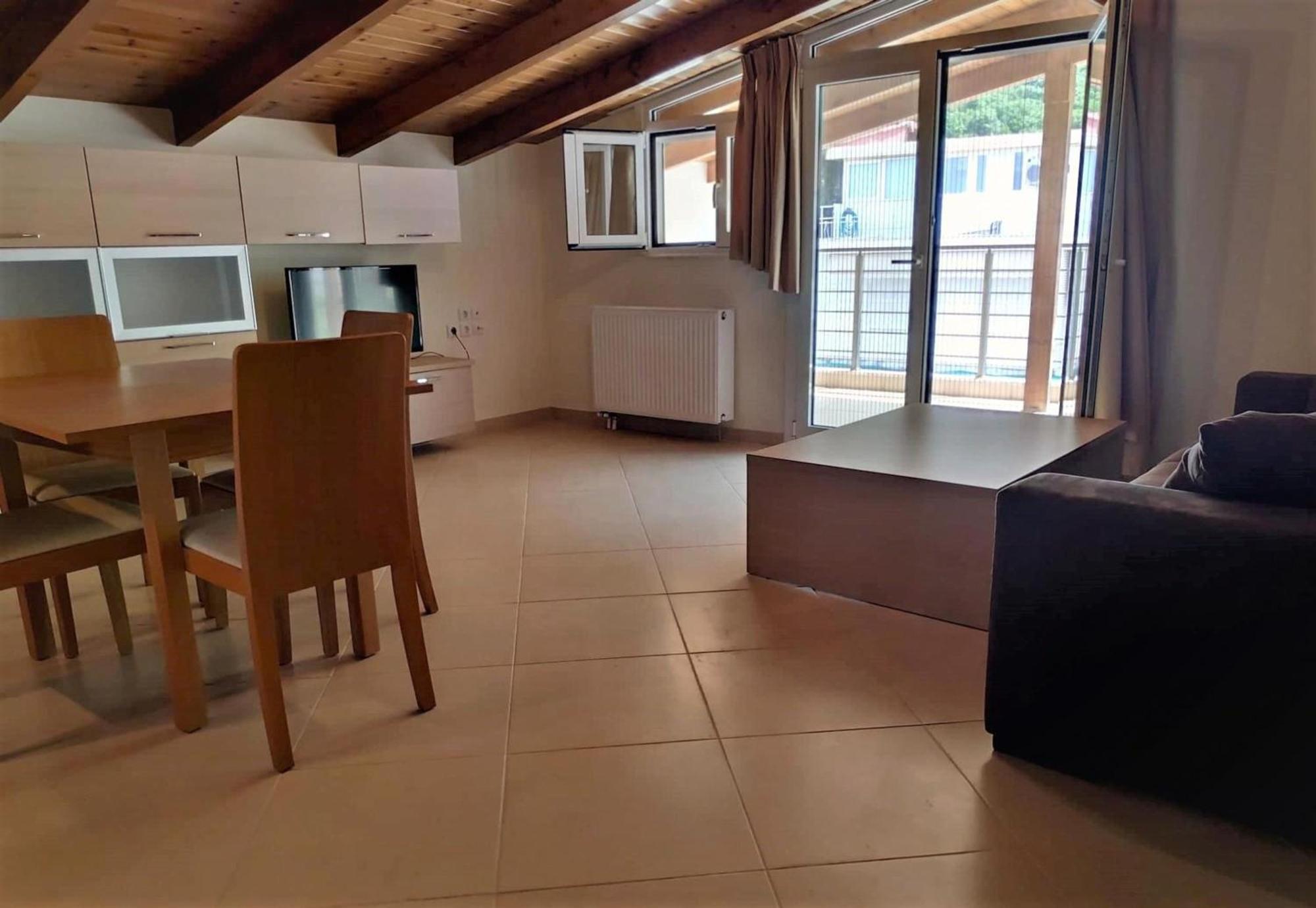 Samaras Apartments In Камена Вурла Екстериор снимка