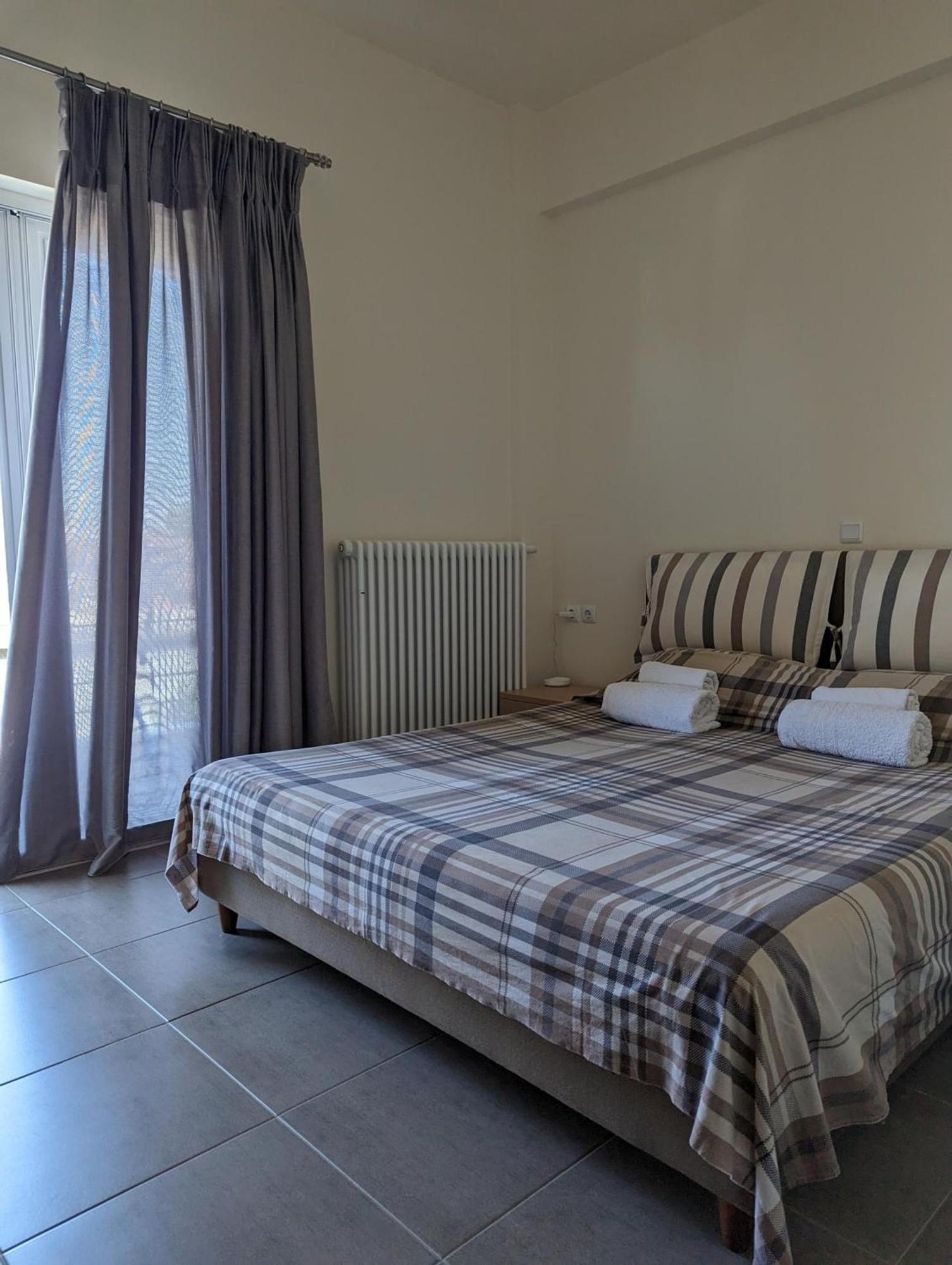 Samaras Apartments In Камена Вурла Екстериор снимка
