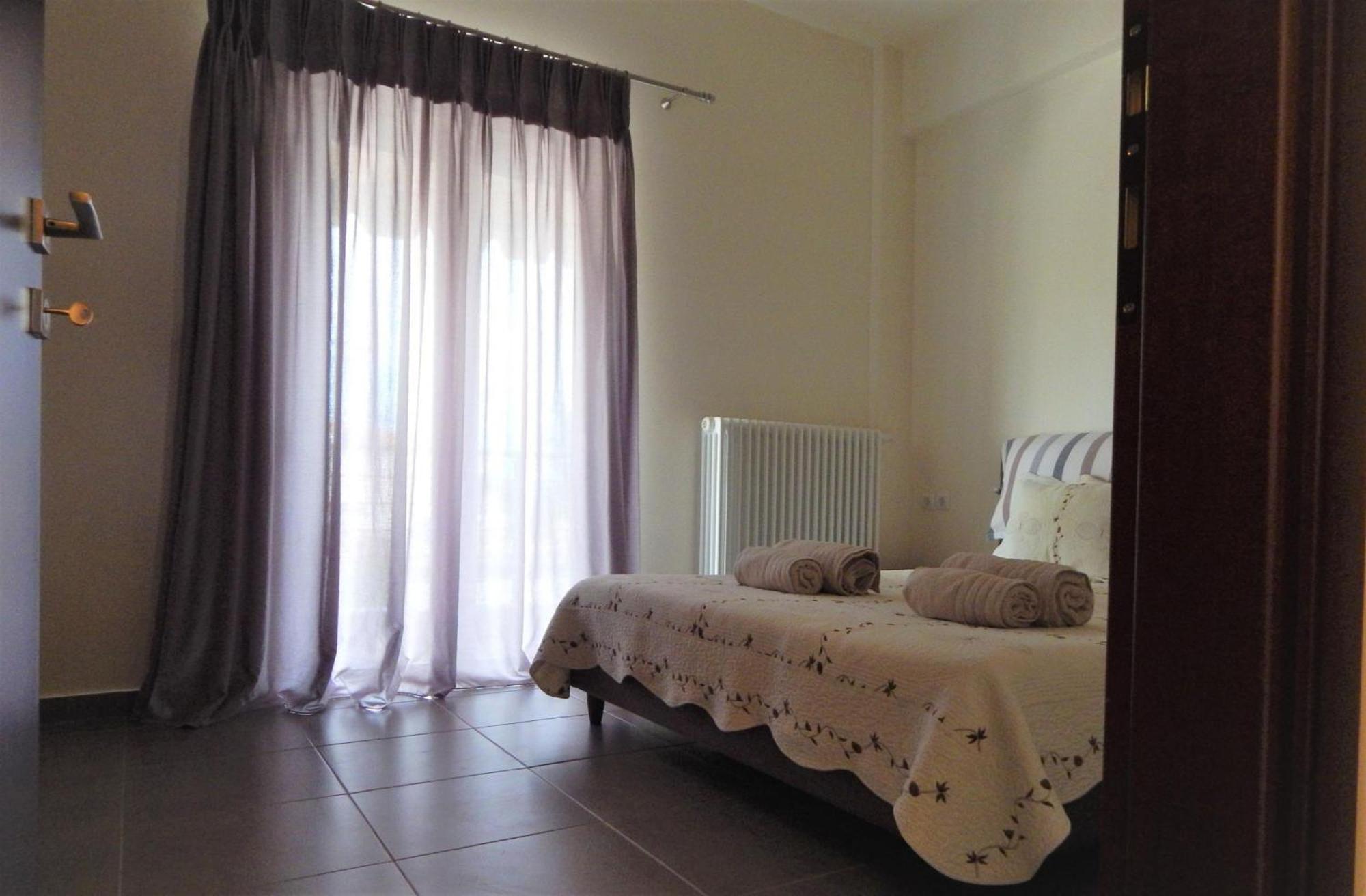Samaras Apartments In Камена Вурла Екстериор снимка